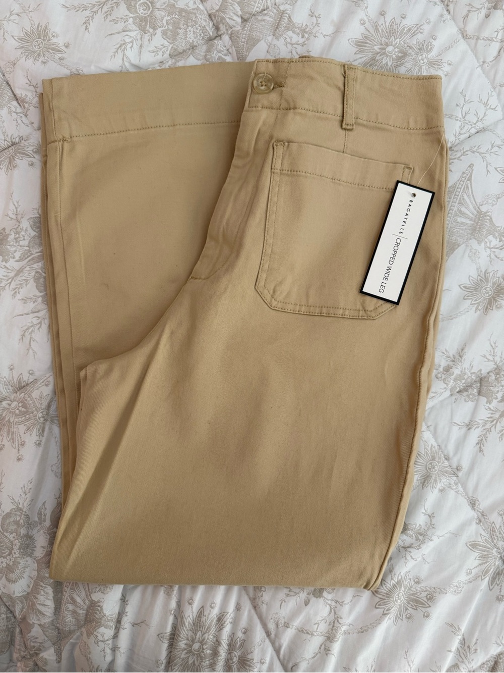 bagatelle Cropped Wide Leg Pants in Light Beige